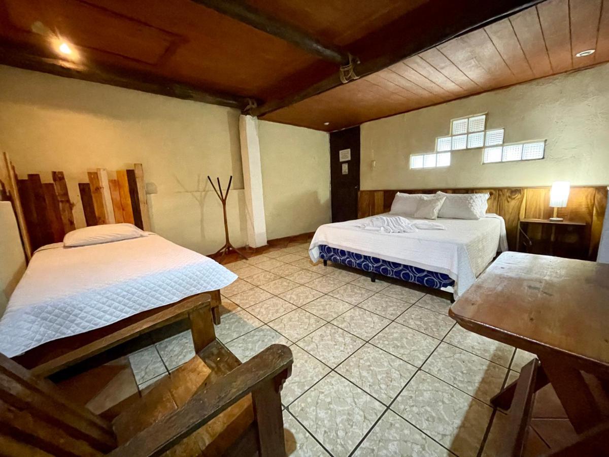 Johnnys Place Hotel มอนเตริโก ภายนอก รูปภาพ