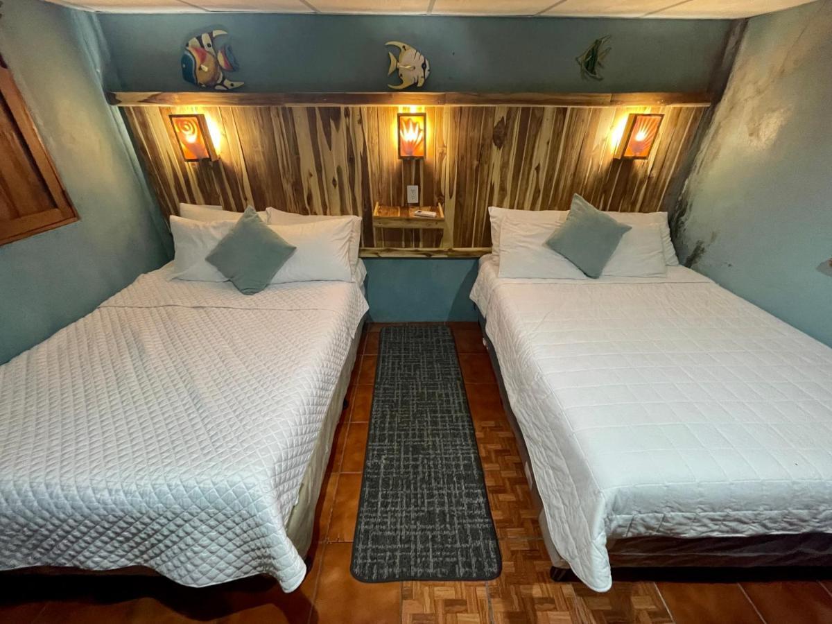 Johnnys Place Hotel มอนเตริโก ภายนอก รูปภาพ